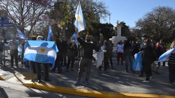 Convocan a una marcha en contra del confinamiento