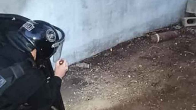 Encontraron un explosivo en el patio de una vivienda