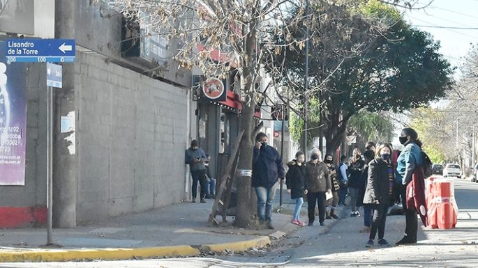 Cuatro fallecidos y un nuevo récord de contagios en la ciudad