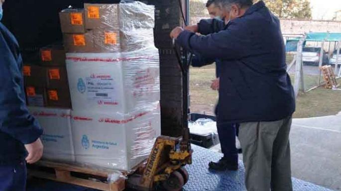 Comienzan a vacunar a personas mayores de 45 con comorbilidad