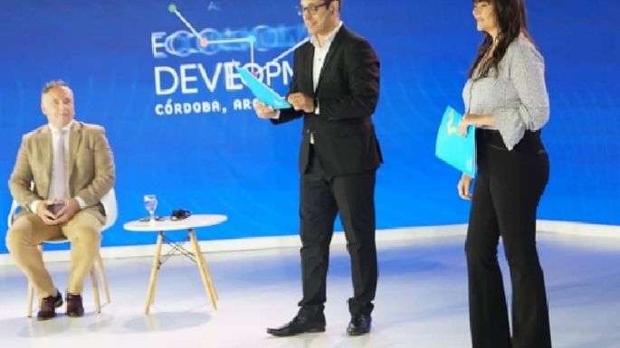 Accastello disertó en el V Foro Mundial de Desarrollo Económico Local