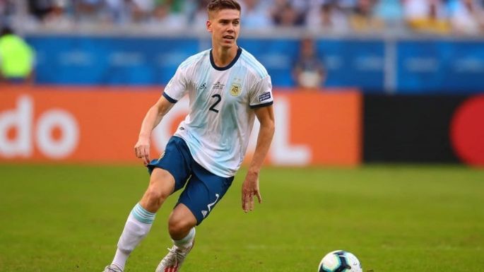 Llegó Foyth y sólo falta Agüero para completar el seleccionado
