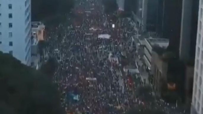 Multitudes protestaron en Brasil contra Bolsonaro
