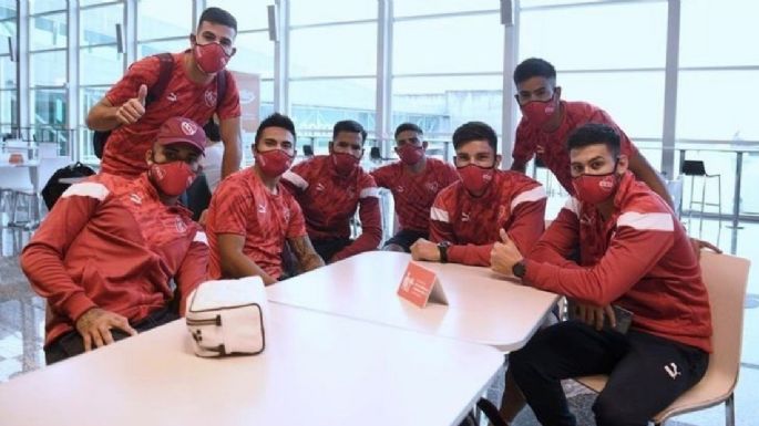 El plantel de Independiente quedó varado en aeropuerto de Bahía por casos de COVID-19