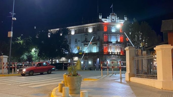 La Municipalidad se pintó de naranja por el Día Mundial de la Esclerosis Múltiple