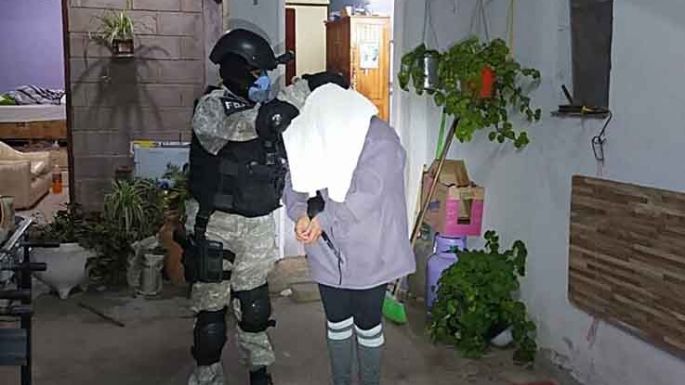 Detuvieron a una pareja por “delivery” de drogas