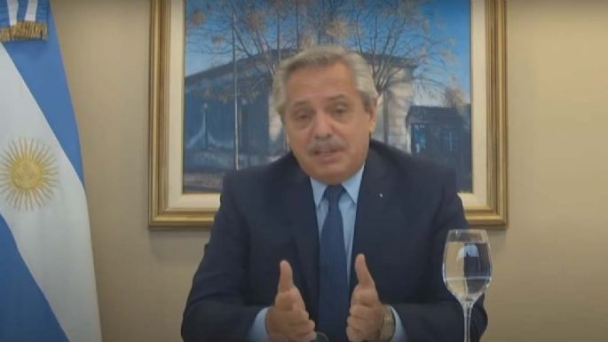 Fernández anunció que en las próximas horas partirá un nuevo vuelo en busca de vacunas
