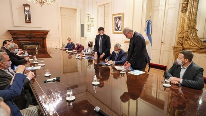 Docentes universitarios tendrán un 35% de aumento salarial