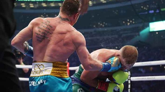 Canelo Alvarez acabó con el invicto de Saunders