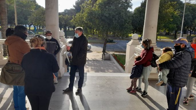 De Falco se comprometió a dar solución a las 7 familias que viven en el Gabín