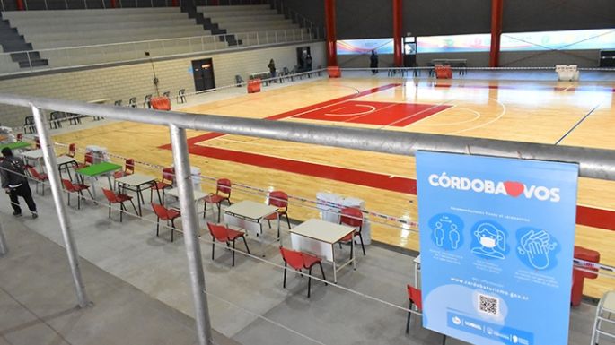 Continúa el plan de vacunación en el nuevo Salón de los Deportes