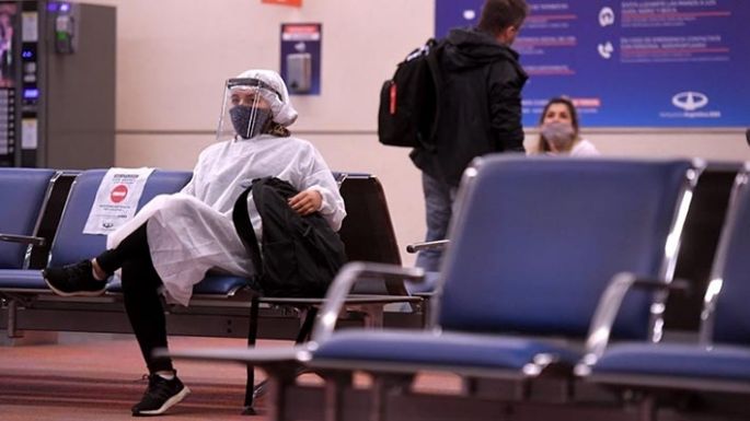 Reducen vuelos y suspenden destinos para evitar ingreso de nuevas cepas