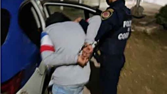 Arrestados por agredir a  policías y dañar un móvil