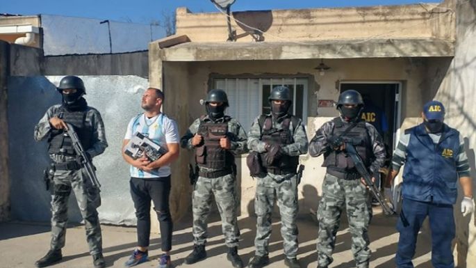 Fueron por un robo y hallaron cocaína y un arma