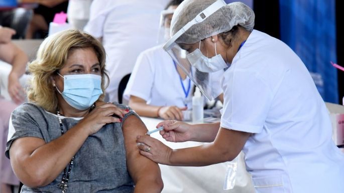 Covid: Salta comenzó la vacunación a 25 años sin factores de riesgo