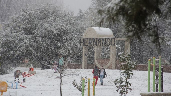 Una copiosa nevada se quedó a las puertas de las dos Villas