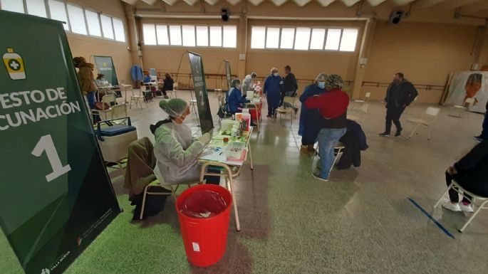Más de 300 personas se vacunaron contra el coronavirus en Villa Nueva