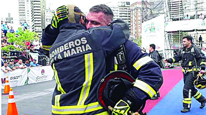 “Se limpian la boca con bomberos, pero no nos vacunan”