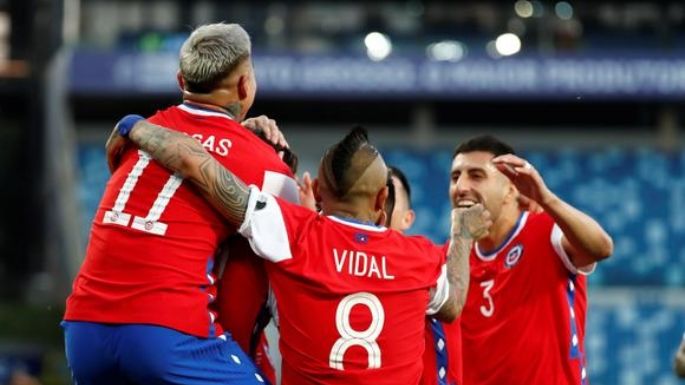 Jugadores chilenos habrían armado una fiesta con mujeres y serían sancionados
