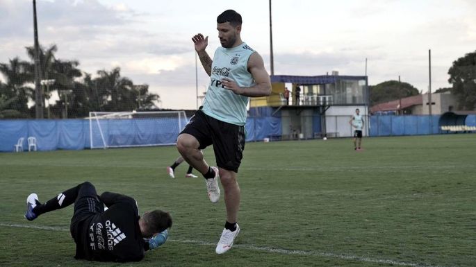 Agüero se perfila como titular para jugar ante Paraguay