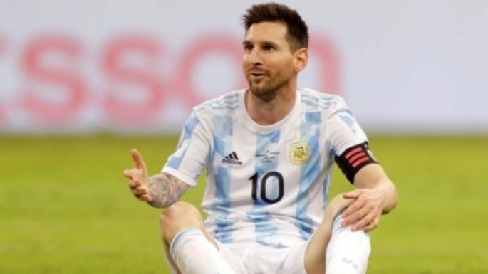 Messi, adentro, con dos viejos conocidos: Di María y Agüero