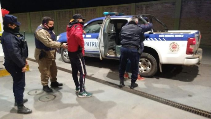 Aprehendieron a 32 jóvenes, entre ellos menores de edad, por andar en "pandillas motorizadas"