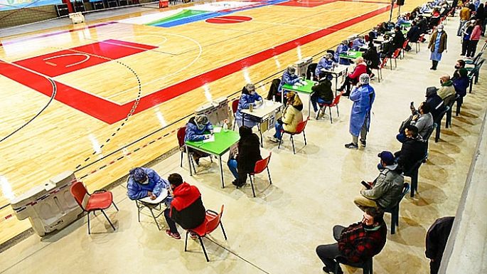 Nuevo récord: se colocaron 4.161 vacunas en 20 horas