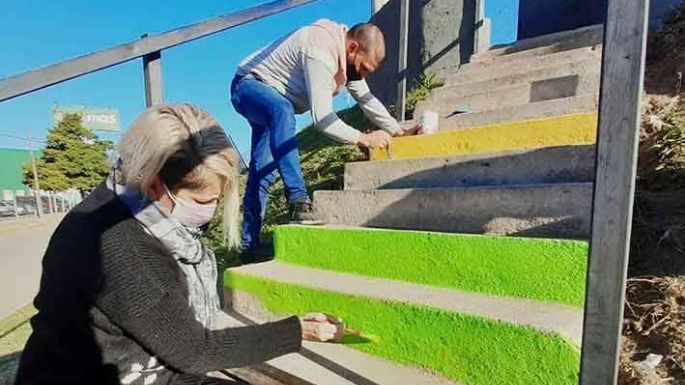 Pintan una escalera hacia la inclusión