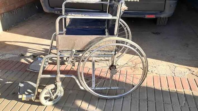 Una silla de ruedas