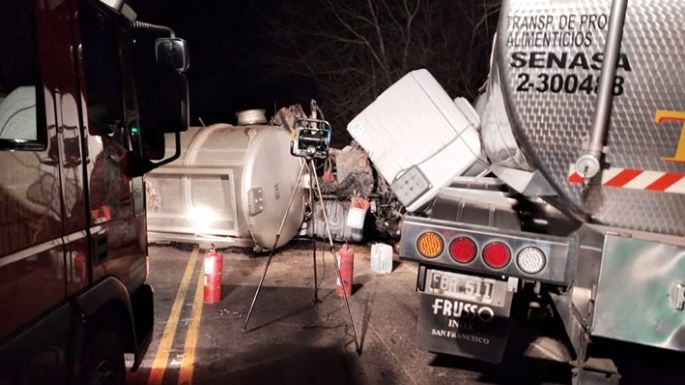 Triple colisión con mucha suerte en la ruta 2: un par de camioneros heridos