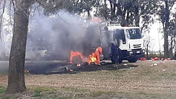 Se prendió fuego un camión que demarcaba la ruta 11