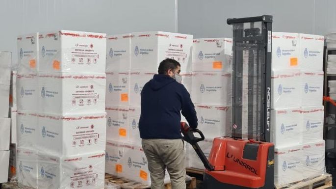 Llegaron a Córdoba otras 100.800 dosis de vacunas AstraZeneca