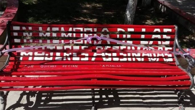 Colocarán Bancos Rojos con leyendas sobre la violencia de género