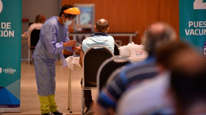 Podrán vacunarse mayores de 60, personas gestantes con indicación médica y personas con discapacidad