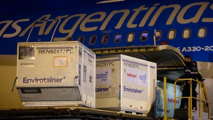 Preparan 10 vuelos a China para traer 8 millones de vacunas Sinopharm en julio
