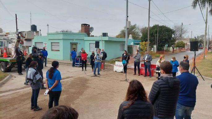Comenzó la pavimentación de todo el barrio La Calera