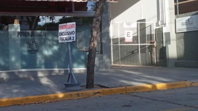 Un supuesto policía retirado estaba diciendo que podía "apurar" causas judiciales