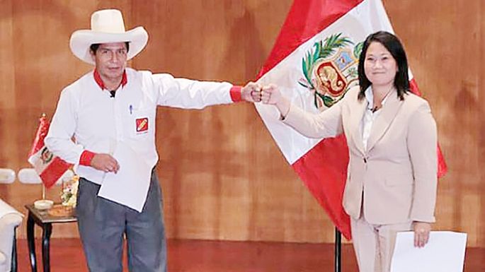 El primer boca de urna pone a Keiko Fujimori en un muy ajustado triunfo