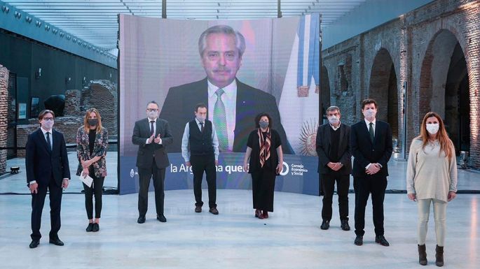 Fernández anunció una "financiación adicional por 75 millones de dólares" para el plan de vacunación