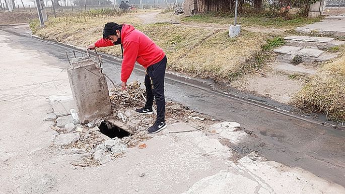 Reclaman por los fuertes olores que genera una obra inconclusa