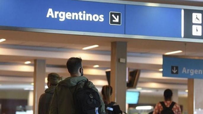 El Gobierno amplió el cupo de argentinos y residentes que podrán ingresar al país