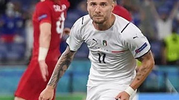 Inglaterra e Italia van por el título