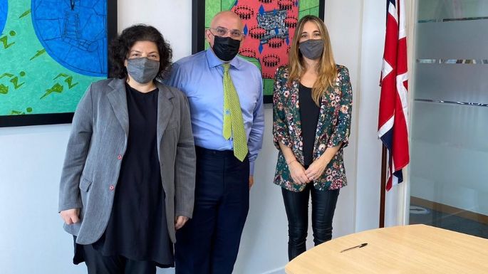 Vizzotti se reunió en Londres con funcionarios británicos para analizar experiencias de vacunación
