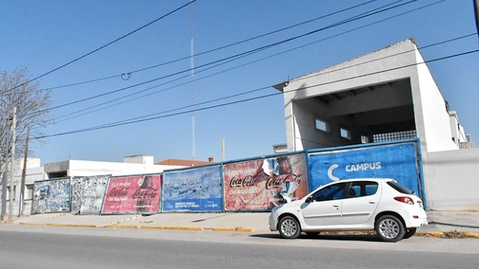 Arreglan falencias del Centro Cívico  para luego finalizar la sede de Policía