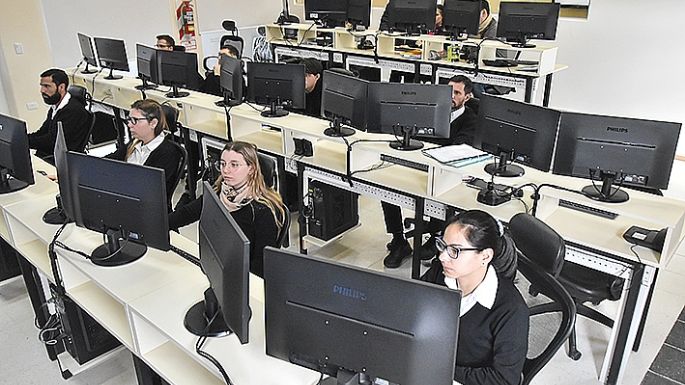 Arreglan falencias del Centro Cívico  para luego finalizar la sede de Policía