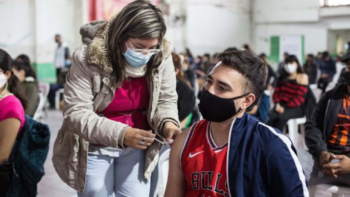 Más del 60% de los mayores de 18 años están vacunados con una dosis en el país