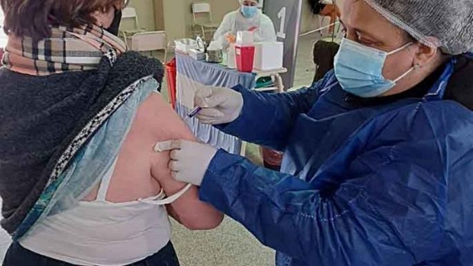 Comienzan a colocar dosis de Sinopharm y el segundo componente de Sputnik V en Villa Nueva