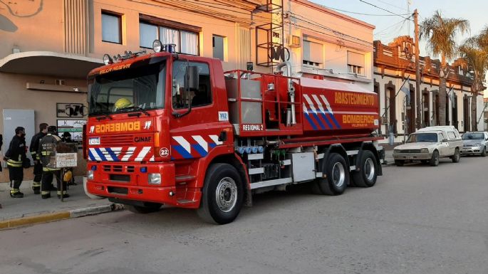 Presentaron nueva unidad de bomberos adquirida en Países Bajos