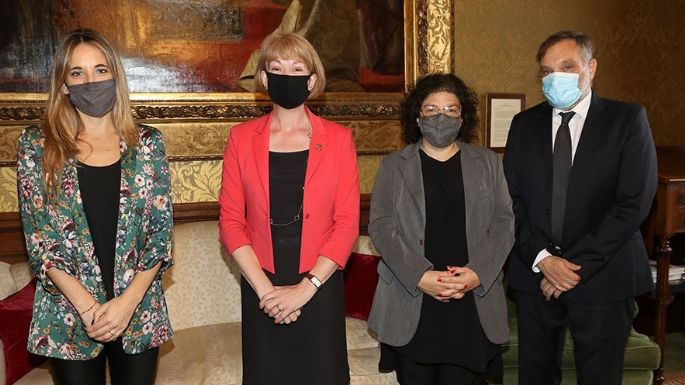 La ministra Vizzotti y la asesora Nicolini se aislarán a su regreso de Londres