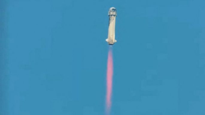 Turismo de ricos: Jeff Bezos partió hacia el espacio exterior en su propia nave